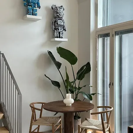 Spacious Design Loft Near Metro Apartmán *