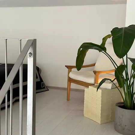 Spacious Design Loft Near Metro